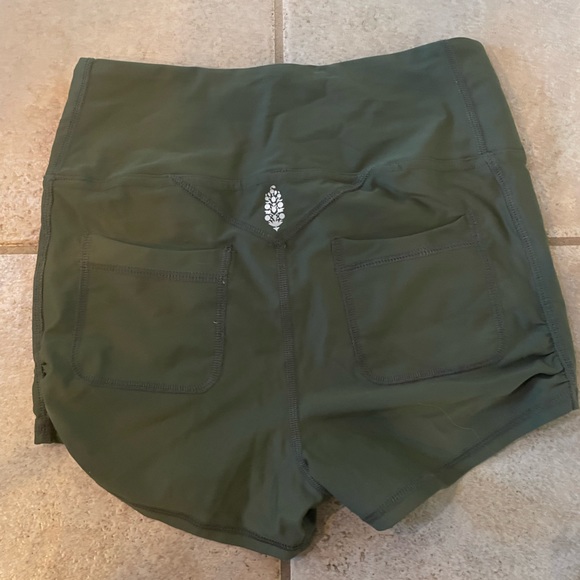 Green free people work out shorts - Picture 2 of 3